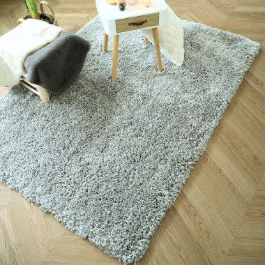 Tapis Flocon - Shaggy frisé à poils longs - Gris clair - Vue de loin