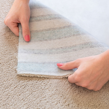 Moquette ultra douce Kawaii - Beige nude révélant la structure de son envers et l'épaisseur de son velours