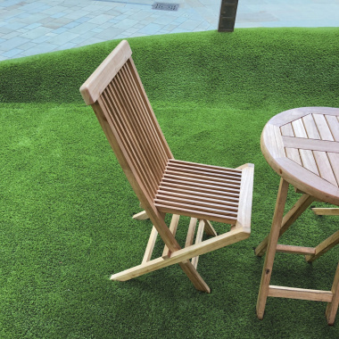 Gazon Alice 35 mm pas cher, idéal pour aménager un espace repas extérieur