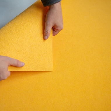 Moquette aiguilletée Revexpo Jaune, structure vue côté verso