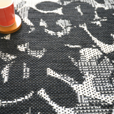 Tapis salon et extérieur Poésie - gros plan