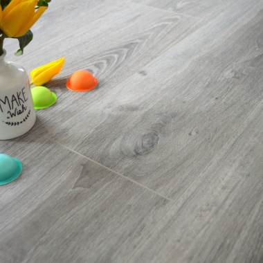 Parquet flottant Stratifié KronoSwiss Noblesse V4 Chêne New York 5G - Vue de près