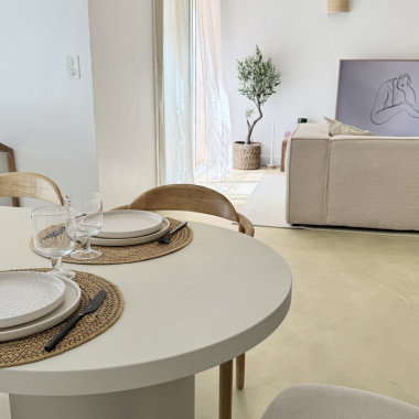 Sol Vinyle textile Rénove - Envers gris - Béton lissé ivoire - salle à manger