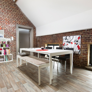 Sol Vinyle First - imitation Parquet Irisé - Salle à manger