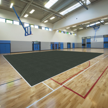 Dalle moquette anthracite pour gymnase ou salle événementielle 100 x 100 cm