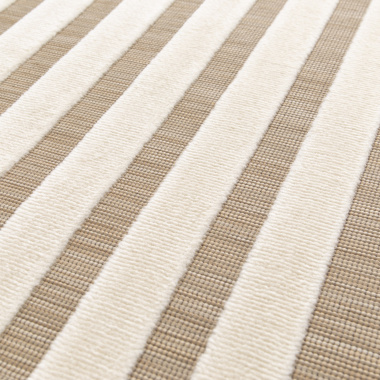 Tapis intérieur et extérieur en relief Luna beige et noir - gros plan