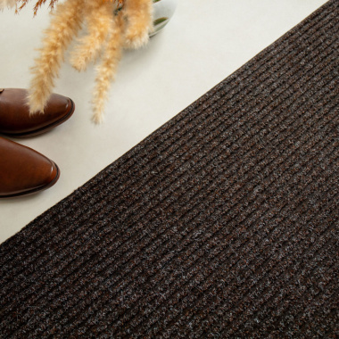 Tapis antisalissures marron, moquette d’entrée robuste et sobre