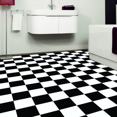 Sol vinyle link plus carrelage damier noir et blanc - salle de bain