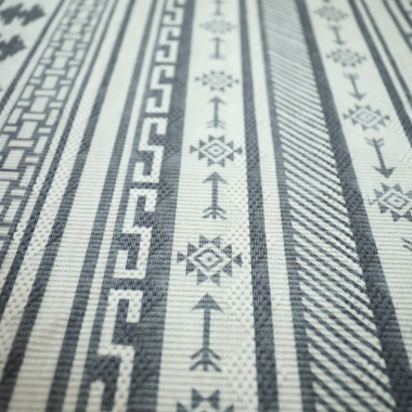 Tapis en coton blanc à franges - Aztèque - Motifs gris - Macro de face
