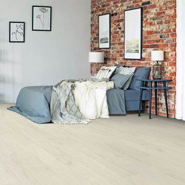 Lame sol vinyle rigide Performance - Clic 5G - Parquet Chêne Blanchi - chambre