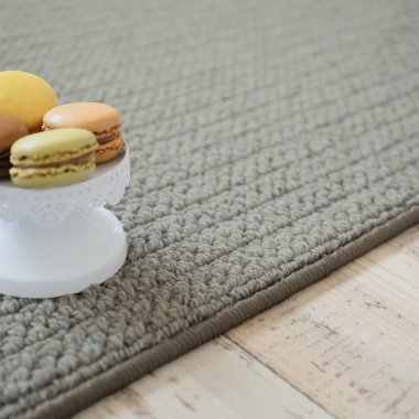 Tapis en laine et polyester - Tricot - Gris clair - tranche