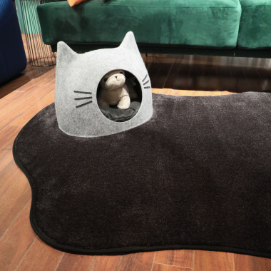 Tapis contemporain de forme organique Hypnose noir velours - vue de près