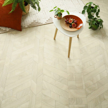 Sol en vinyle éco-conçu - Lamelles de bois - Naturel avec ambiance végétale