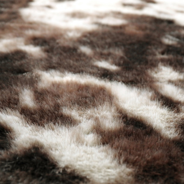 Tapis peau de bête - Imitation vache Normande - Brun et blanc - gros plan