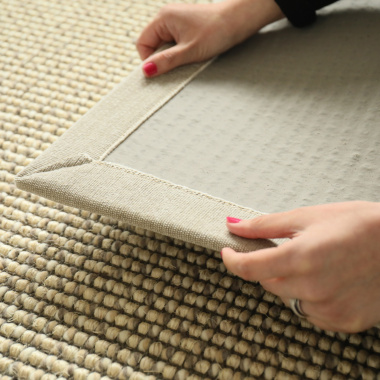 Tapis Laine et sisal Caloundra grosses boucles crème ganse chenille grège - envers