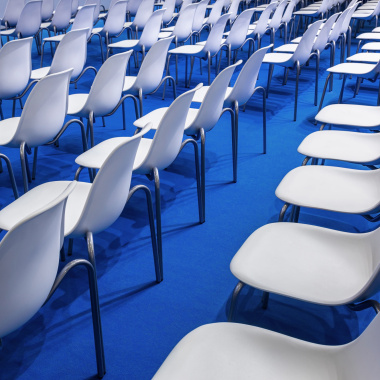 Moquette – Stand Event – Bleu électrique utilisée pour un aménagement de salon professionnel, velours ras antistatique