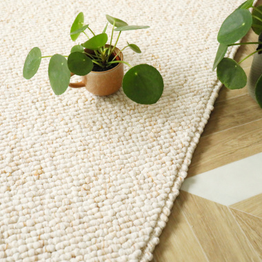 Tapis de salon ou chambre Bouclette crème fouettée - vue de près