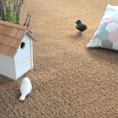 Gazon synthétique Arty Couleur Beige 20mm, mise en scène déco cosy