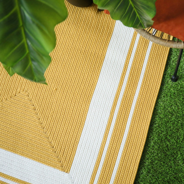 Tapis imitation fibres naturelles intérieur et extérieur Provence jaune safran - vue de haut