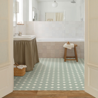 Ambiance naturelle et déco avec le sol vinyle carreaux de ciment Lexington Bloom vert sauge