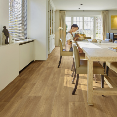 Sol Vinyle Textile - Black Edition - Aspect parquet - Chêne miel - Salle à manger