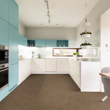 Sol Vinyle Textile Black Edition - Aspect béton ciré marron - Cuisine