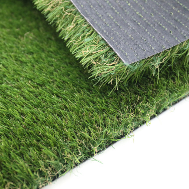 Détail technique du gazon artificiel New Paradise - 38mm, vue sur la densité des fibres et la souplesse du dossier