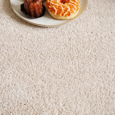 Tapis sur mesure en polyester recyclé Re-life beige nude - gros plan