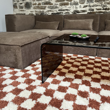 Tapis damier à poils longs - Colorama - Rouge terracotta - salon