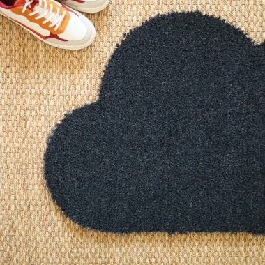 Gros plan sur paillasson en fibres de coco Nuage anthracite exclusivité Décoweb