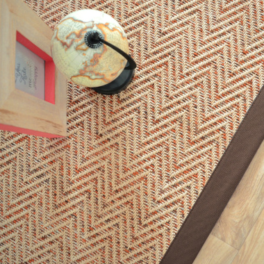 Tapis tissé plat Java Chevron nature ganse coton marron - Tranche vue de haut