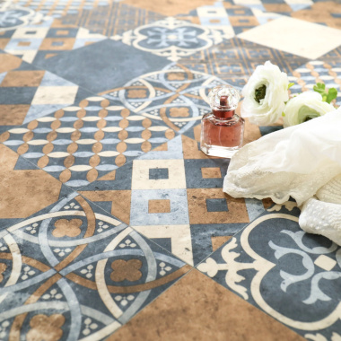 Sol PVC Best - Carreaux Art Déco - Terre de Sienne et Bleu Gris - Vue de près