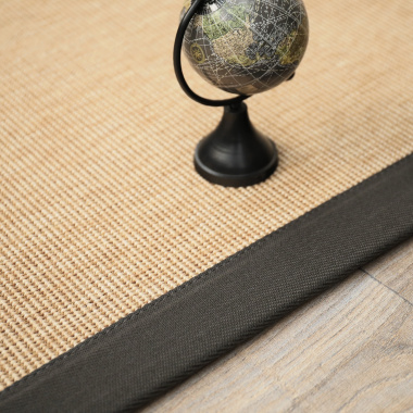 Tapis extérieur et intérieur tissé plat naturel ganse grise anthracite - vue de près