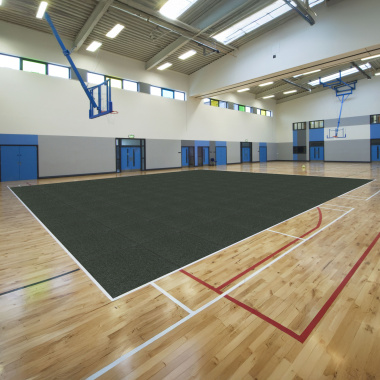 Dalle moquette anthracite pour gymnase ou salle événementielle – 100x100 cm