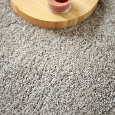 Tapis moquette poils longs grège clair - zoom