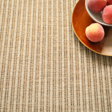 Tapis tissé plat Bali naturel - surjet café au lait - vue de près