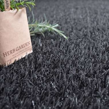 Gazon Expo anthracite recyclé, fibres réalistes 22 mm pour sol design et pratique