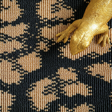 Tapis léopard noir et doré détail matière avec texture résistante et design chic