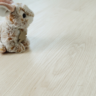 Lame sol vinyle rigide Performance - Clic 5G - Parquet Chêne Blanchi - gros plan