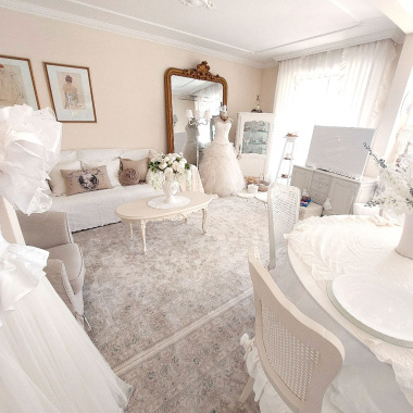 Tapis à motif floral oriental Médina écru - partenariat