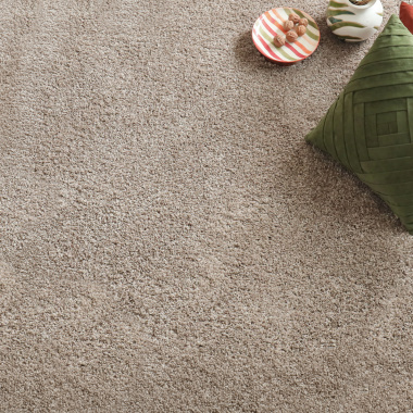 Tapis Back70 Revival shaggy marron tendre, surface épaisse et confortable au style vintage