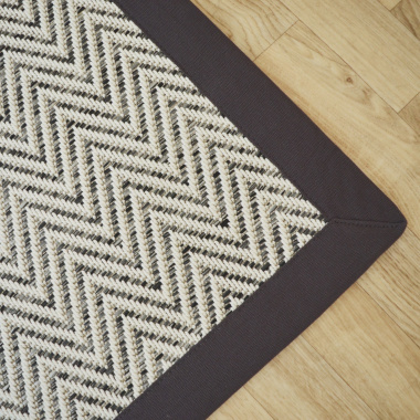 Tapis tissé plat Java Chevron blanc ganse coton anthracite - coin