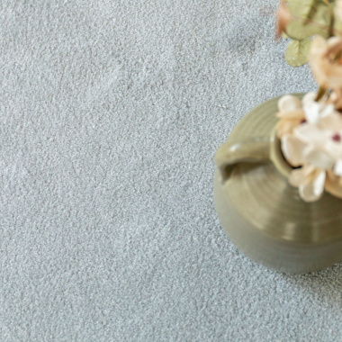 Moquette ultra douce Pulse gris givre, revêtement textile haut de gamme gris clair