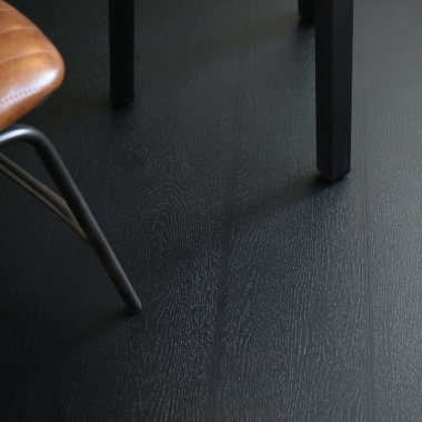 Détail du Sol Vinyle Résistance Pro - Parquet bois vintage peint - Noir, veinage marqué effet bois