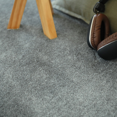 Tapis sur mesure doux Hypnose gris acier - vue de près