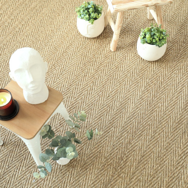 Tapis sur mesure jonc de mer Bihar fin chevron - vue de loin