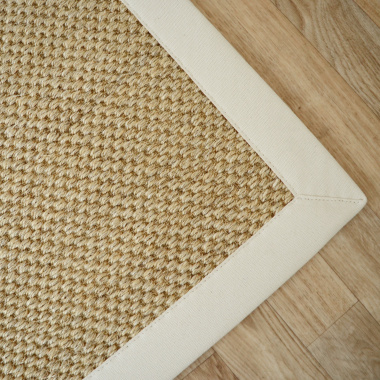 Tapis sisal Kidara naturel ganse écru - coin