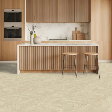Sol en PVC biocirculaire Lamelles de bois naturel dans une cuisine design