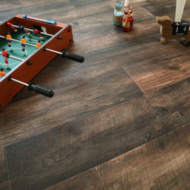 Sol PVC Best - Imitation parquet Chêne Brun Foncé - Vue de près