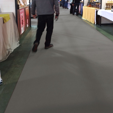 Moquette Stand expo filmé Gris cendré, revêtement de sol éclatant et moderne